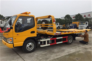 龙潭区哪里有拖车服务