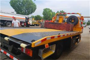 龙潭区附近拖车电话号码服务